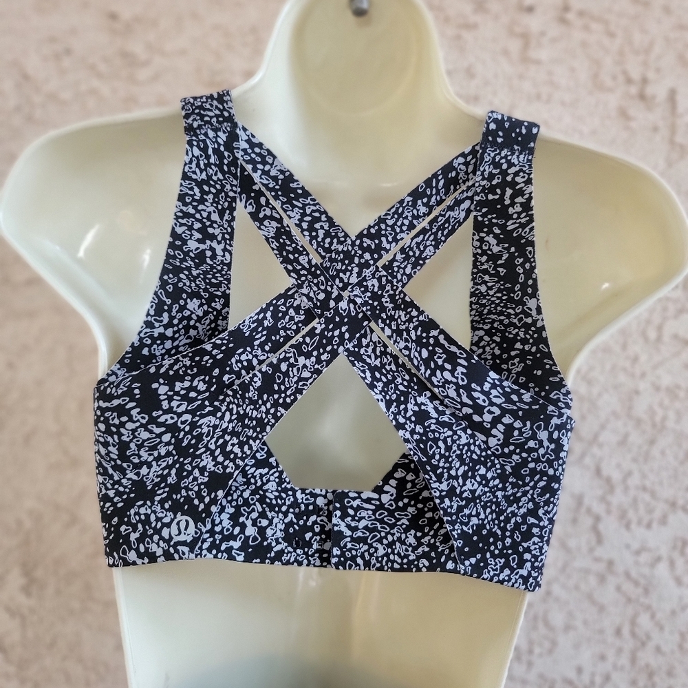 Lululemon sport bra size 32c Color Black and grey - Picture 6 of 7